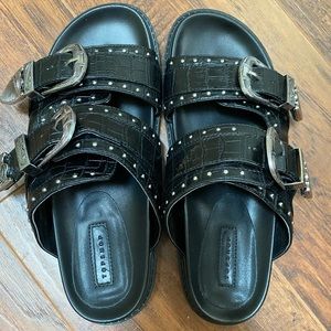 Super comfy black grunge platform sandals